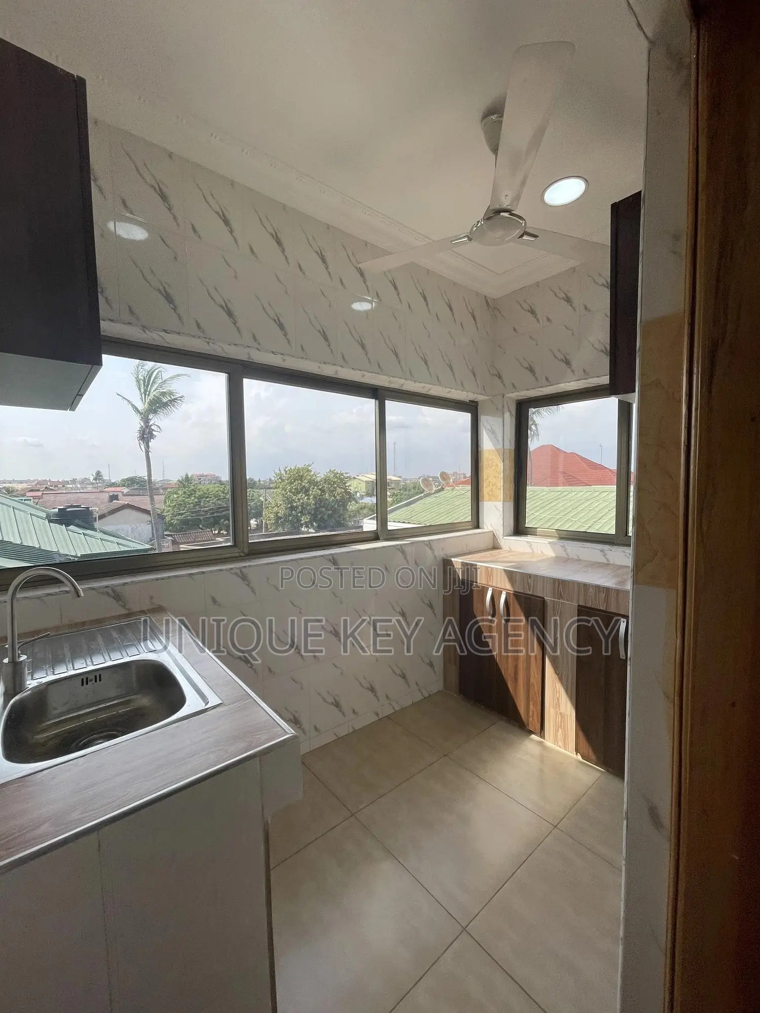 3bdrm Apartment in Unique Key Agency, Spintex for rent
