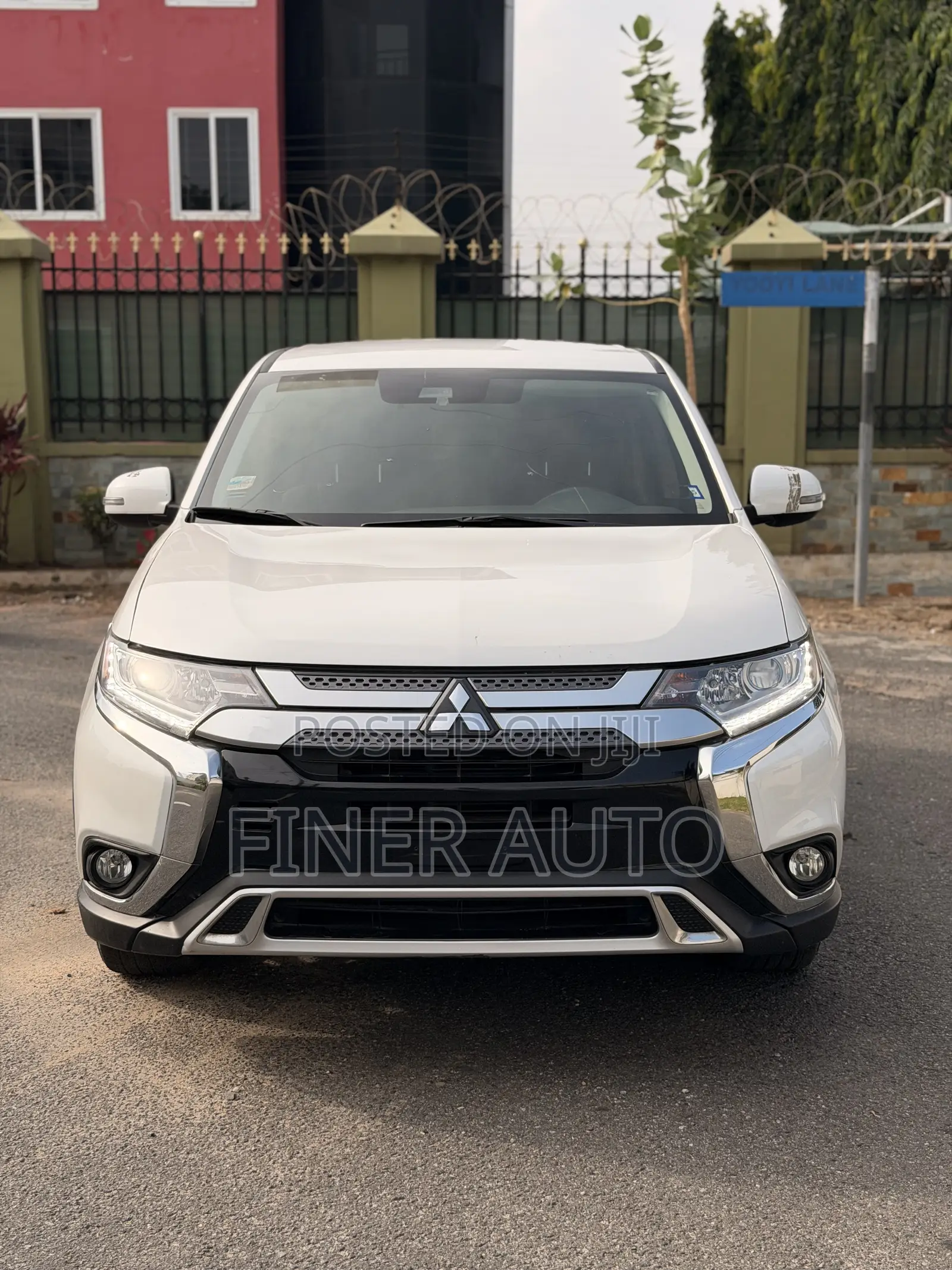 Mitsubishi Outlander SE FWD 2020 White
