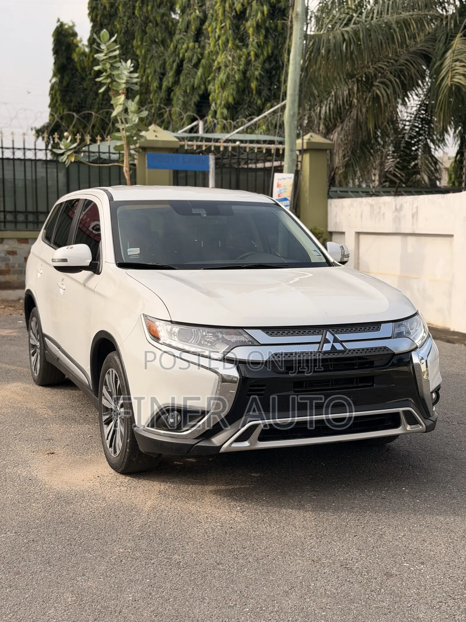 Mitsubishi Outlander SE FWD 2020 White