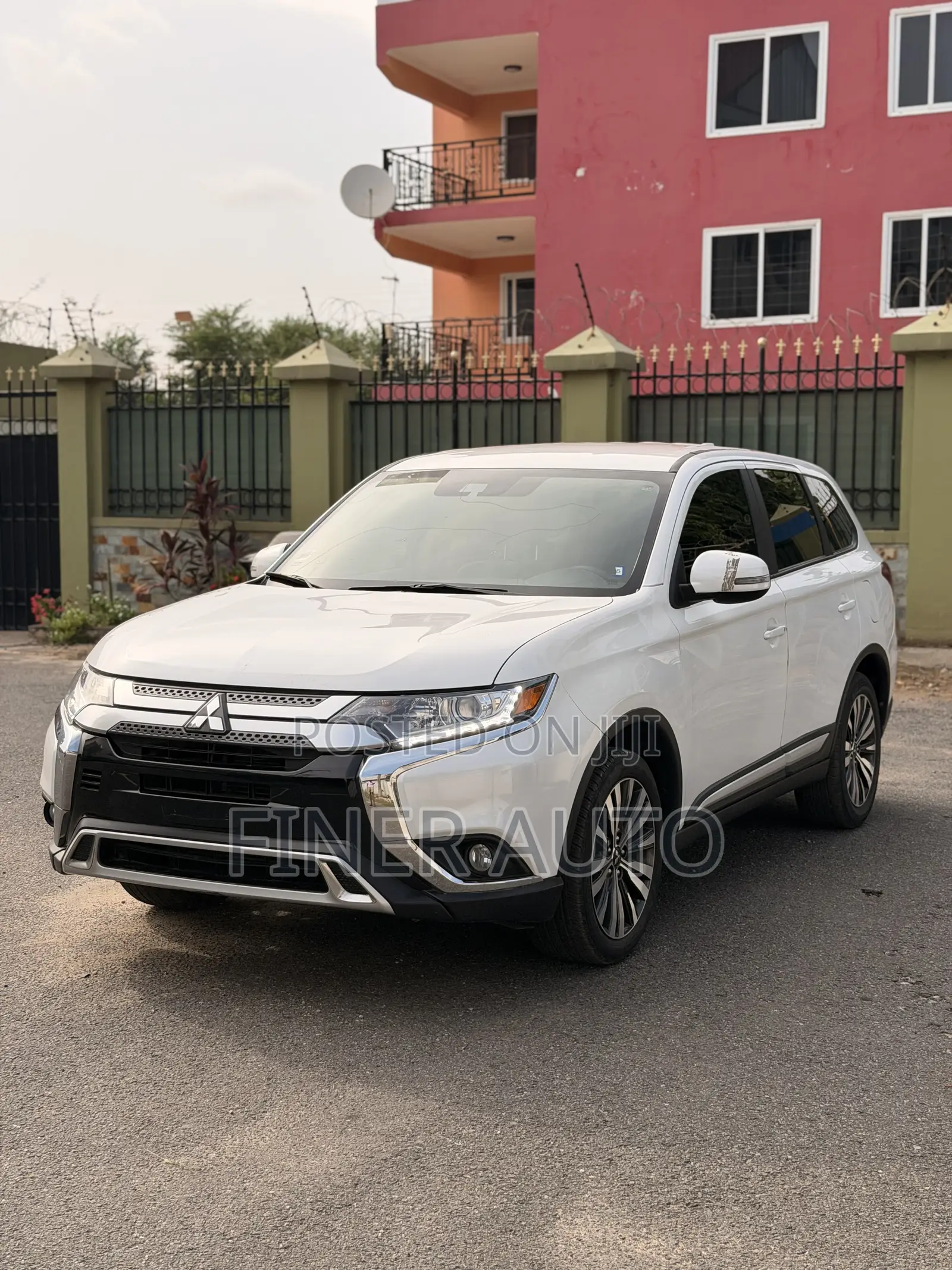 Mitsubishi Outlander SE FWD 2020 White