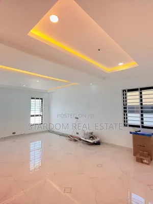 4bdrm Duplex in Sakumono for sale