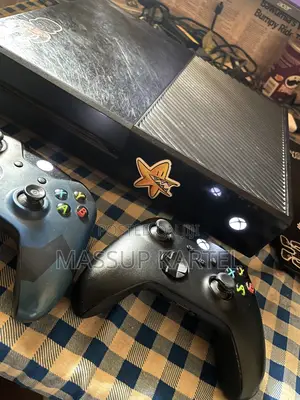 Xbox One Console With Two Countries and 14 Games No Power Breaker