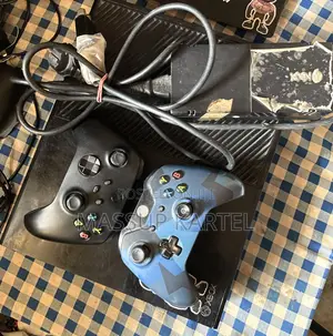 Xbox One Console With Two Countries and 14 Games No Power Breaker