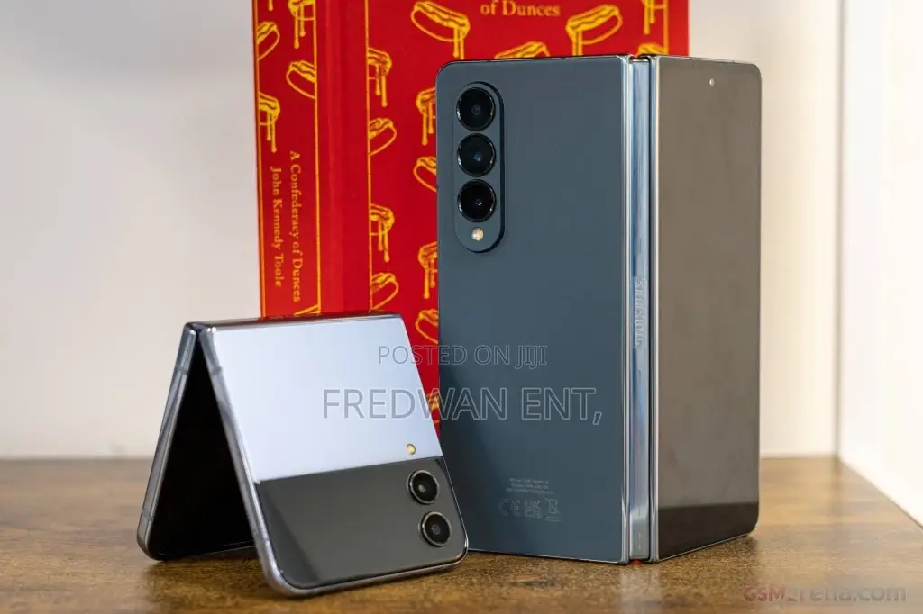 New Samsung Galaxy Z Fold4 256 GB Gray
