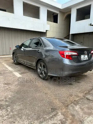 Toyota Camry SE 4dr Sedan (2.5L 4cyl 6A) 2014 Gray