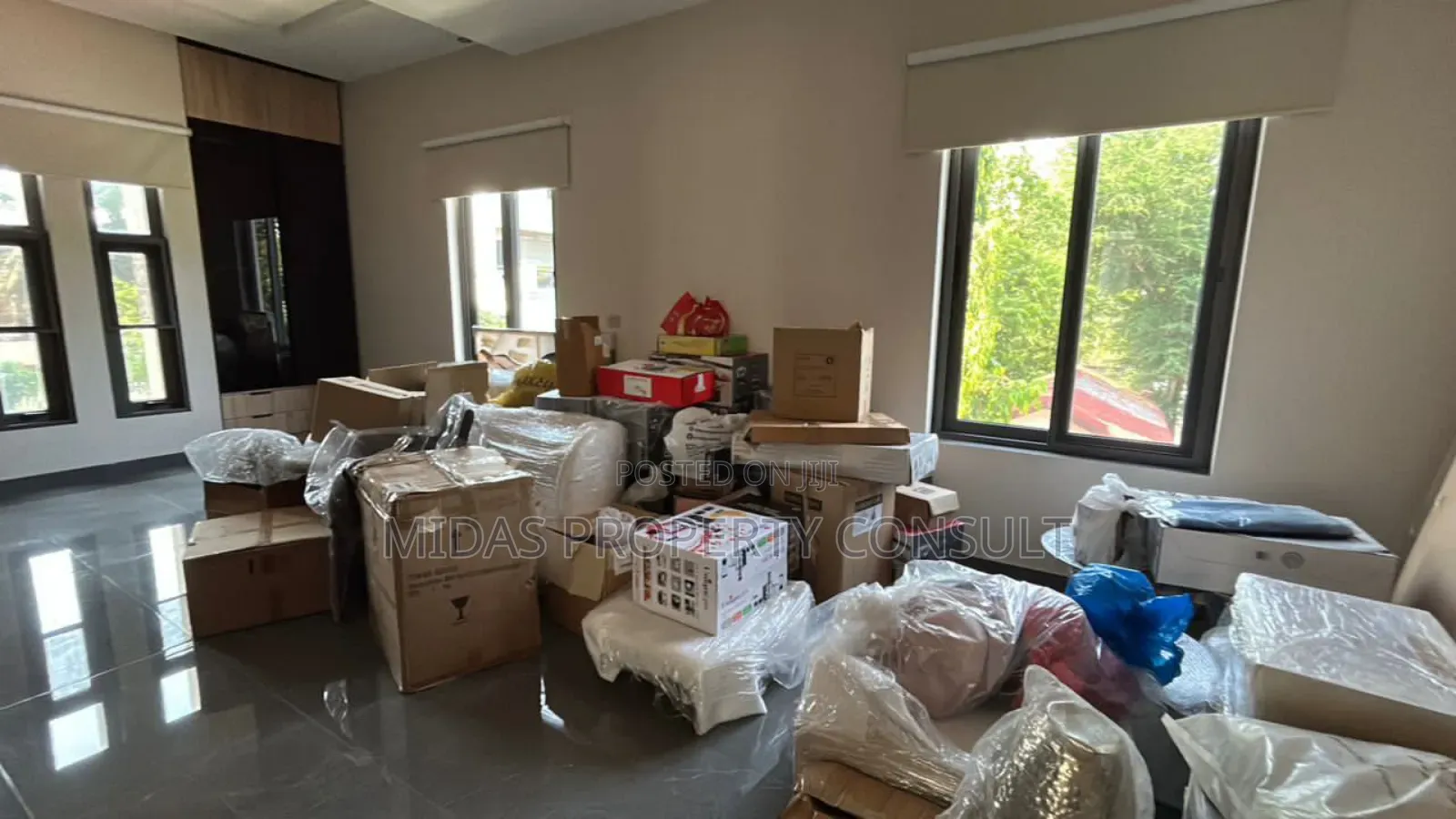 Furnished 4bdrm Townhouse / Terrace in Airport for rent