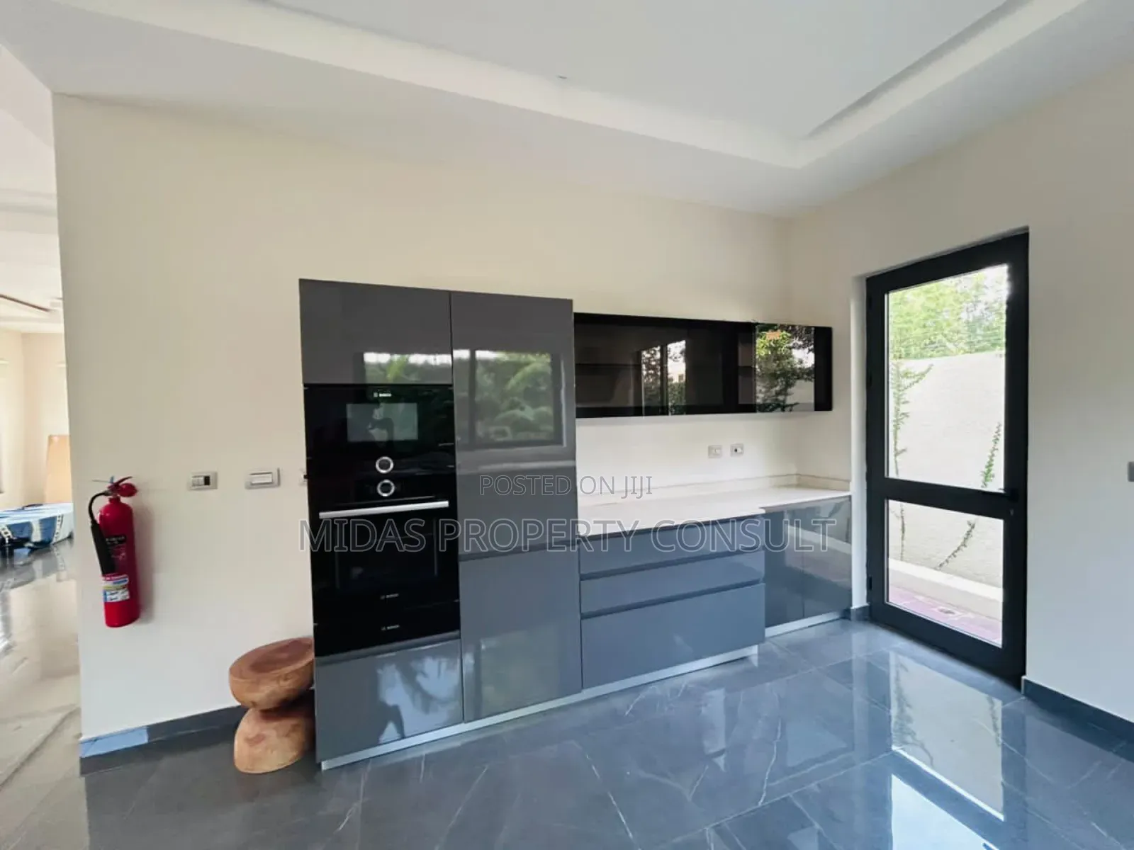 Furnished 4bdrm Townhouse / Terrace in Airport for rent