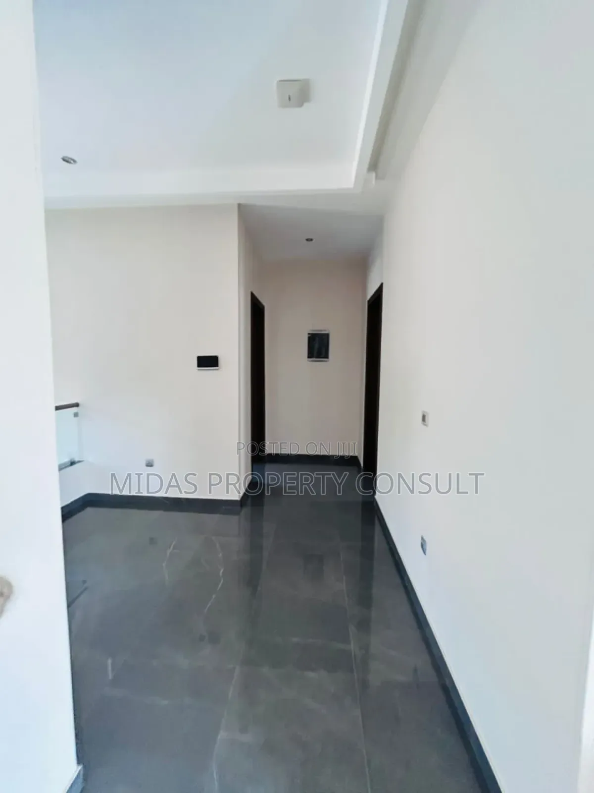 Furnished 4bdrm Townhouse / Terrace in Airport for rent