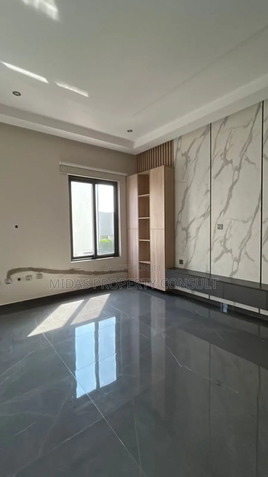 Furnished 4bdrm Townhouse / Terrace in Airport for rent