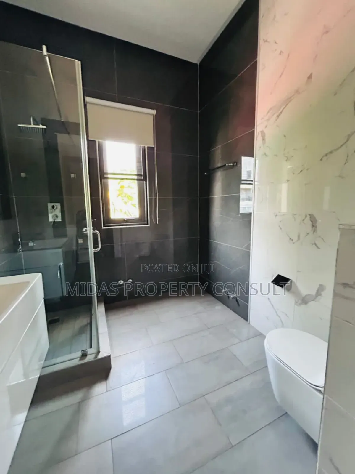 Furnished 4bdrm Townhouse / Terrace in Airport for rent