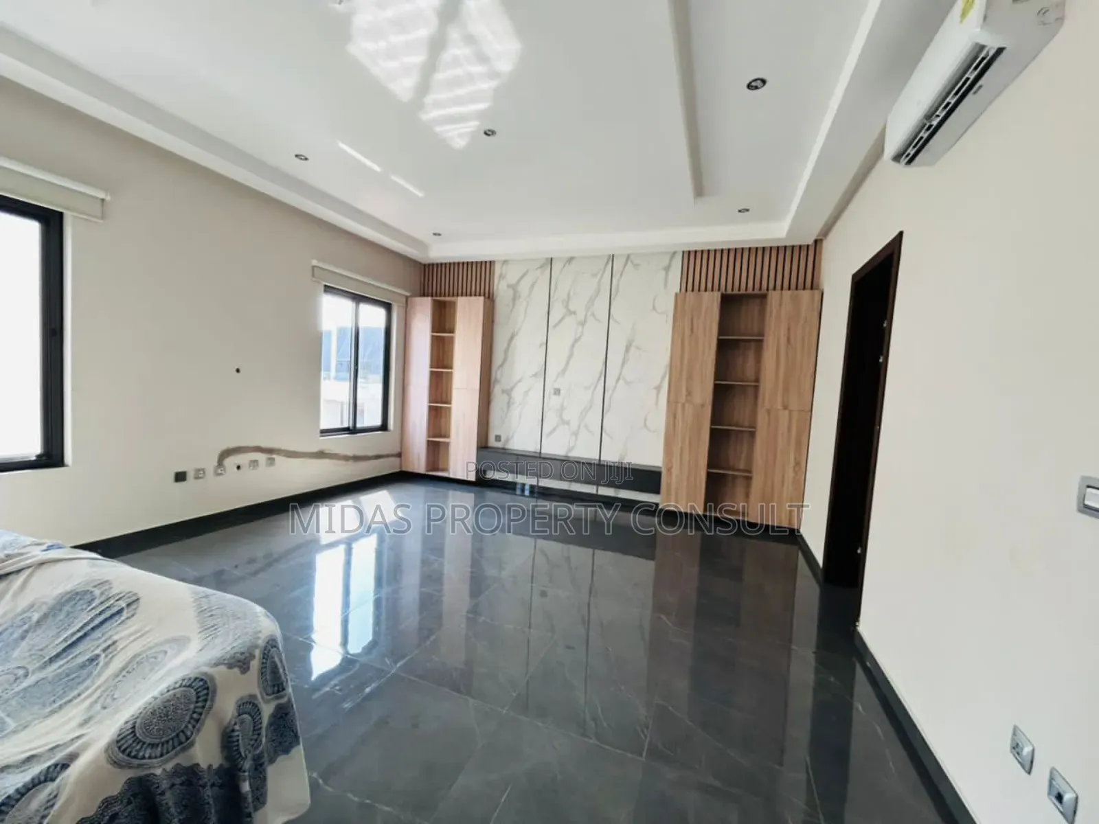 Furnished 4bdrm Townhouse / Terrace in Airport for rent
