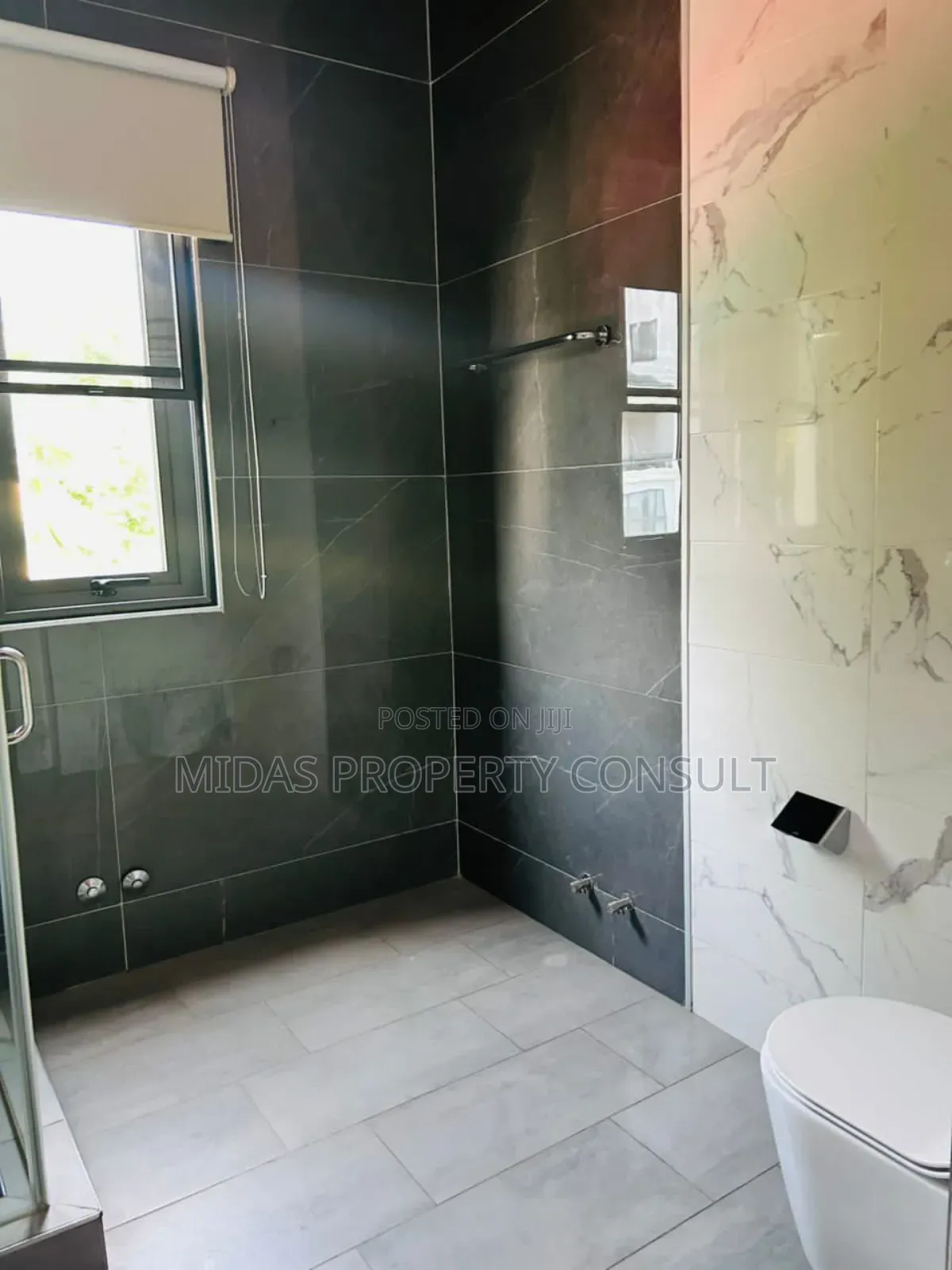 Furnished 4bdrm Townhouse / Terrace in Airport for rent