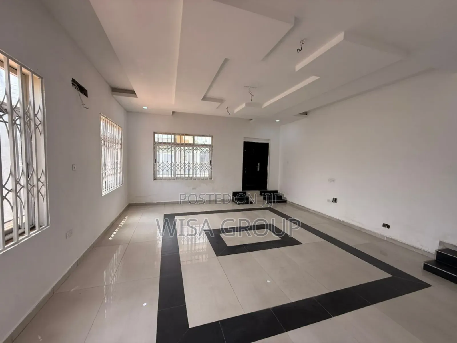 8bdrm Duplex in Wisa Group, Accra Metropolitan for rent