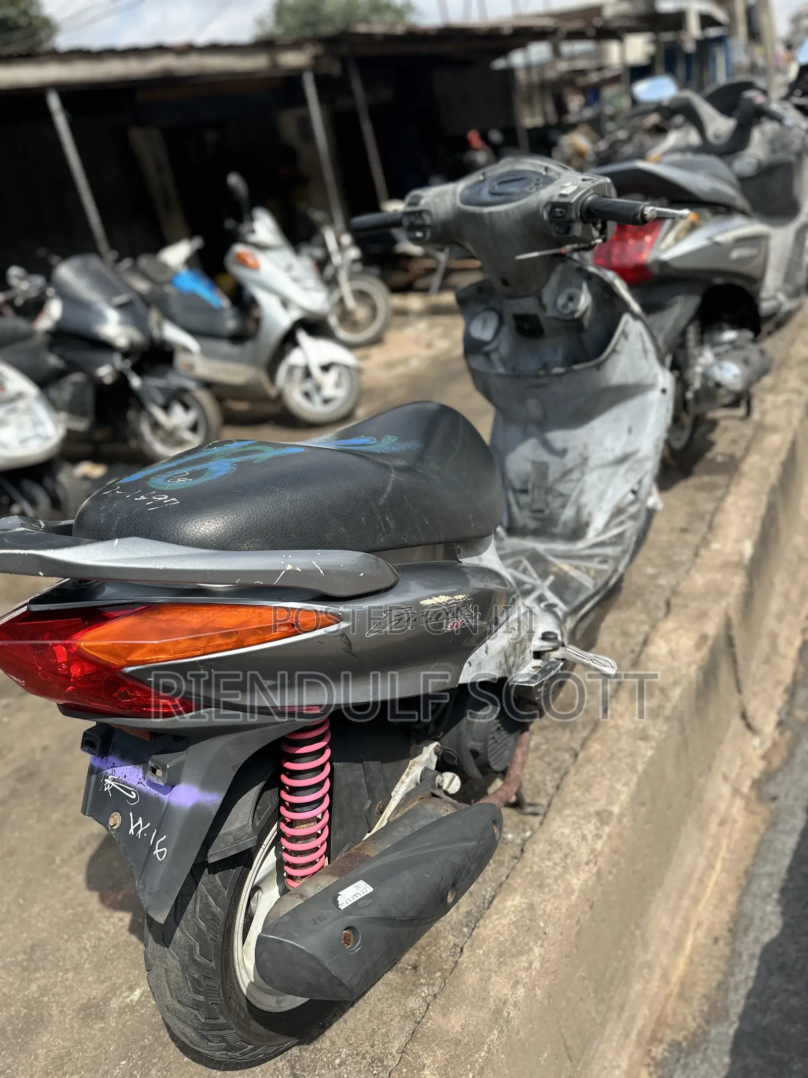 SYM Symnh 2019 Gray