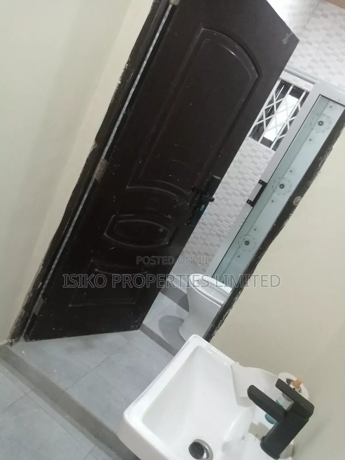 Furnished 3bdrm Apartment in Vvilla Properties, Adam Nana for rent
