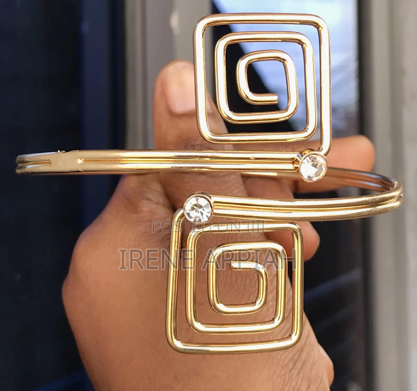 Pretty Armlets