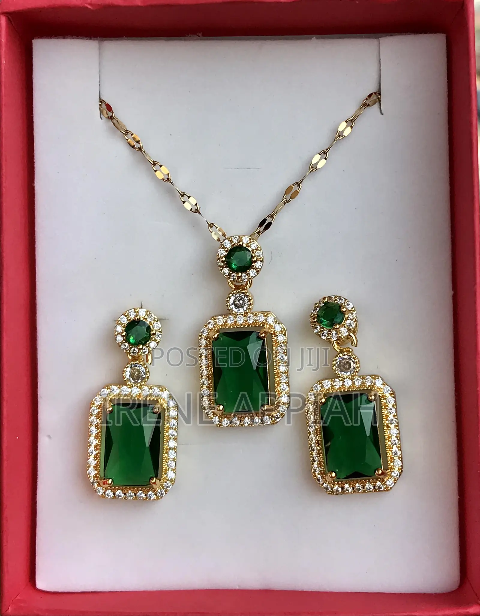 Pretty Jewellery Set for Her