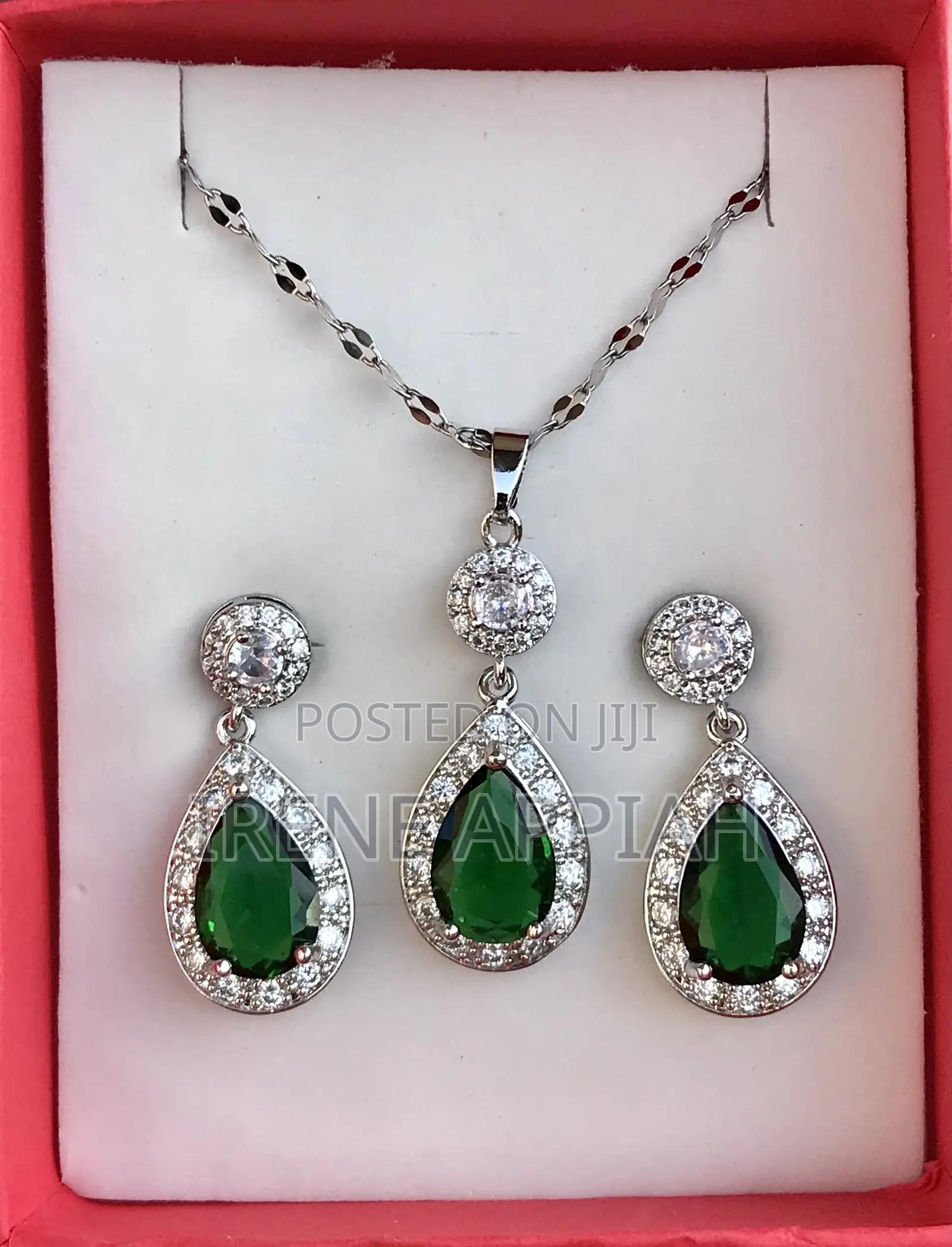 Pretty Jewellery Set for Her