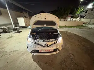Toyota Vitz 1.5 FWD 5dr 2016 White
