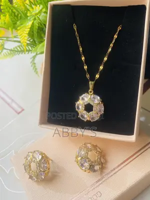 Quality Ladies Necklace With Earrings
