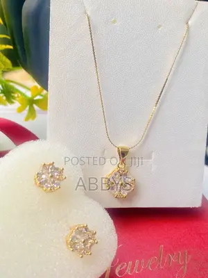 Love Cluster Pendant Necklace With Earrings