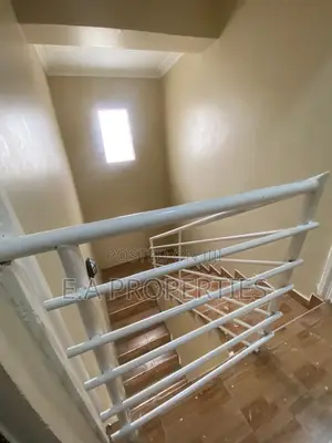 3bdrm House in E A Properties, Oyarifa Mall Area for rent