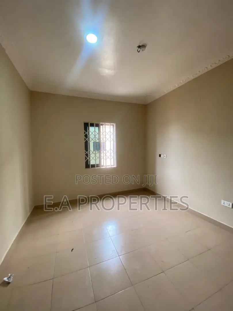 3bdrm House in E A Properties, Oyarifa Mall Area for rent