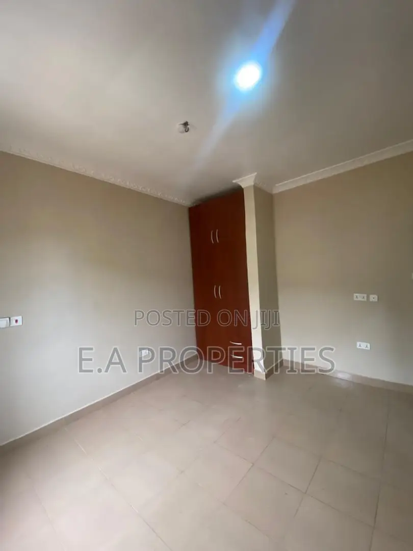 3bdrm House in E A Properties, Oyarifa Mall Area for rent