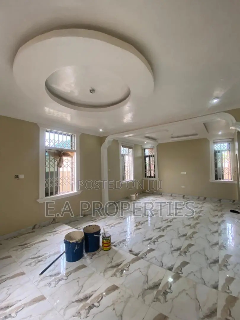 3bdrm House in E A Properties, Oyarifa Mall Area for rent