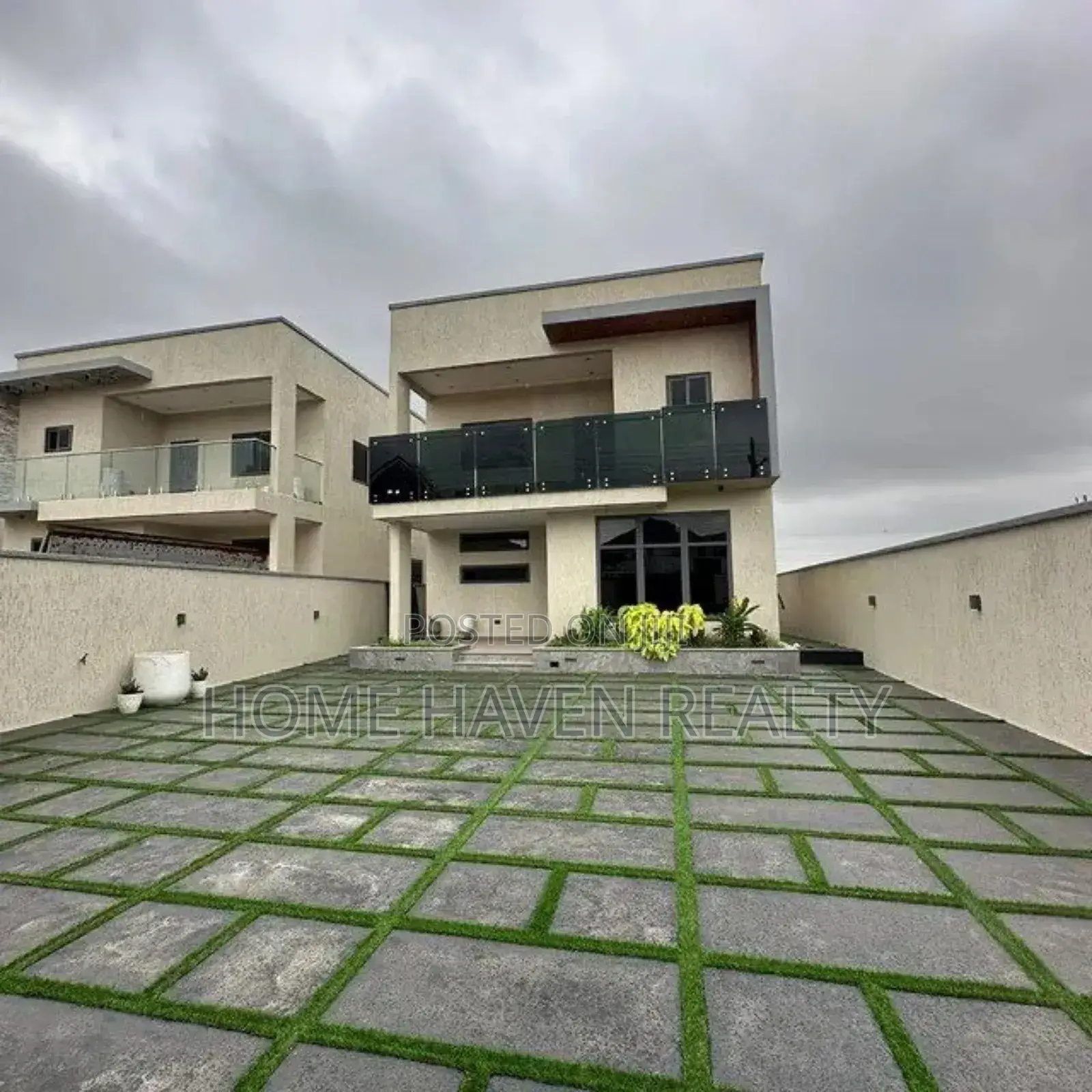 4bdrm House in Lakeside Estate for sale