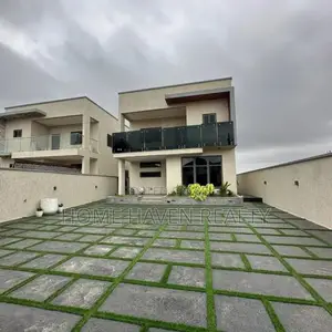 4bdrm House in Lakeside Estate for sale