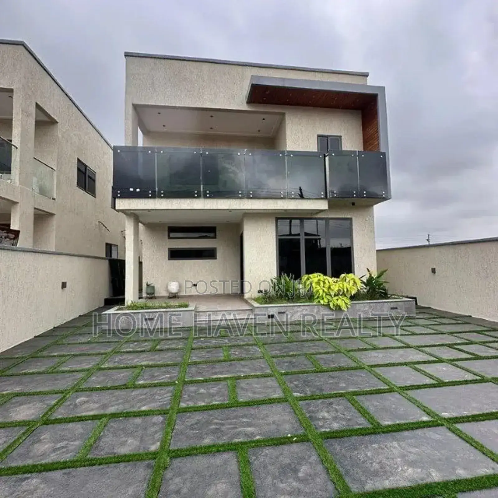 4bdrm House in Lakeside Estate for sale