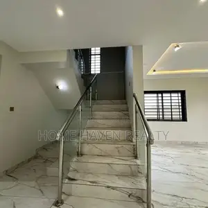 4bdrm House in Lakeside Estate for sale