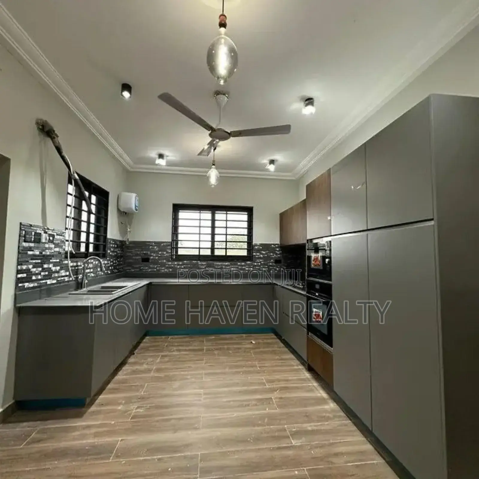4bdrm House in Lakeside Estate for sale