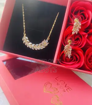 Stunning Necklace With Earrings