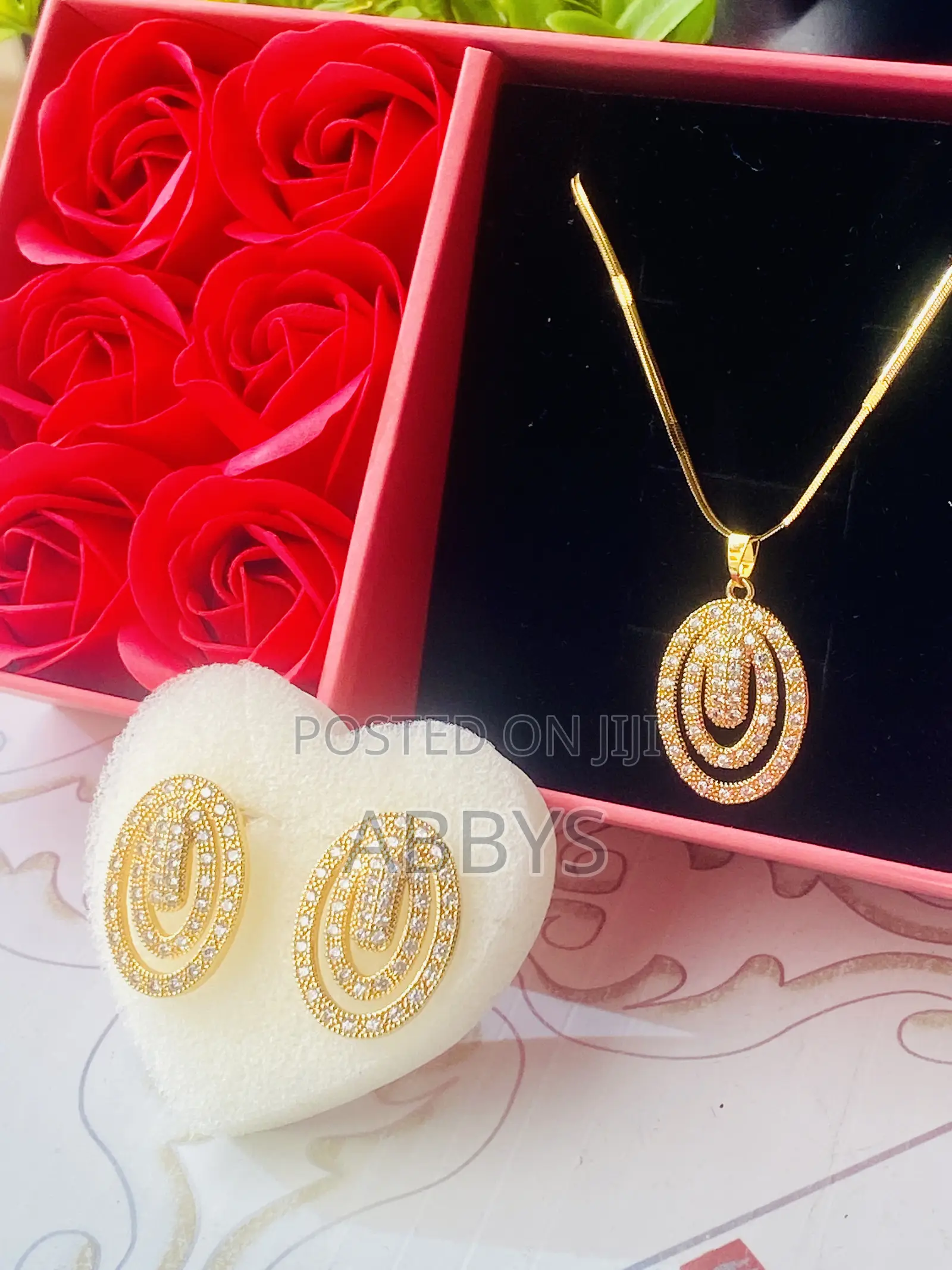 Rhinestone Inlay Pendant Necklace With Earrings