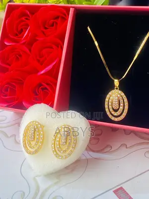 Rhinestone Inlay Pendant Necklace With Earrings