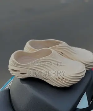 Crocs Echo Wave Clog