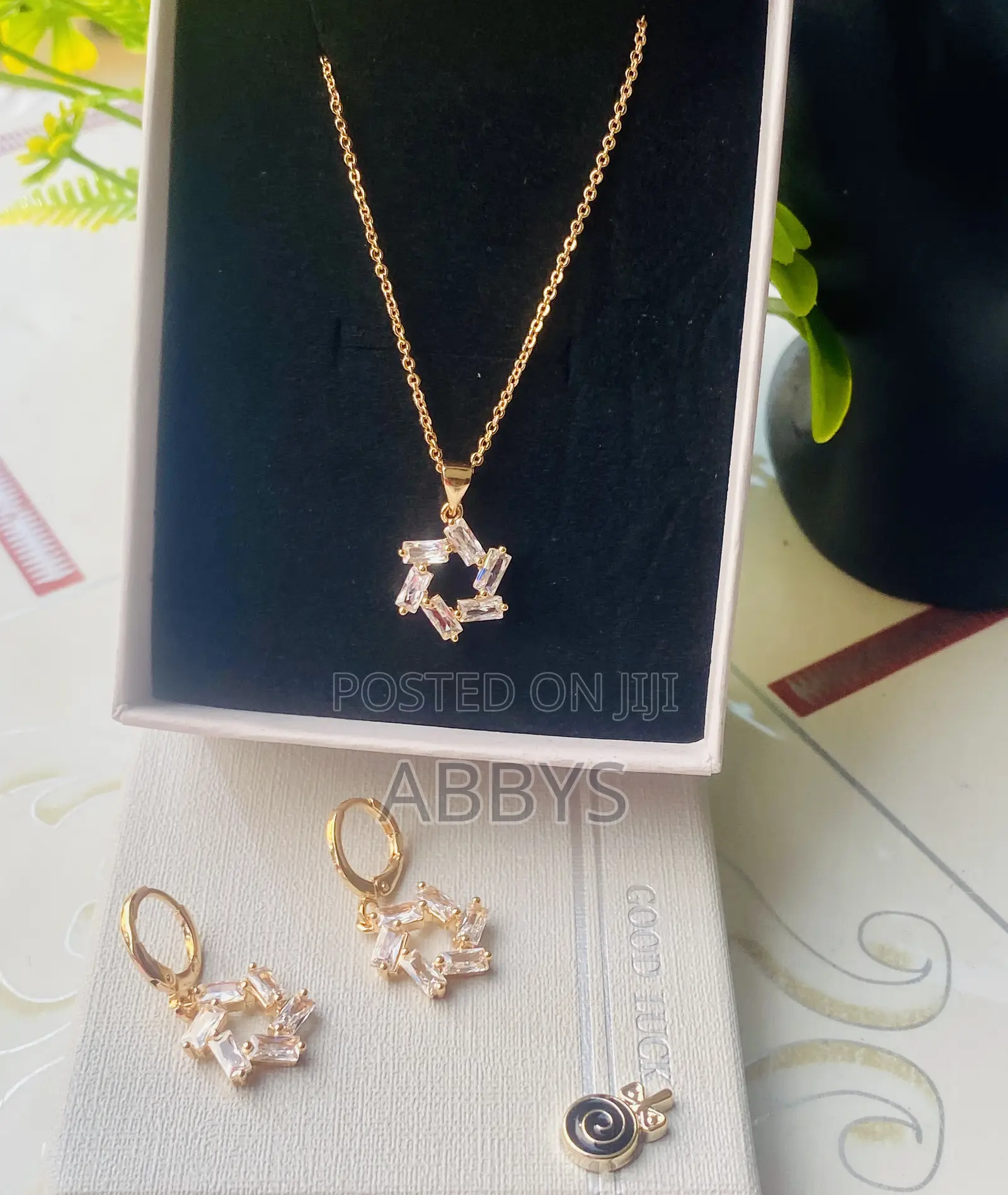 Rose Gold Star Pendant Necklace With Earrings