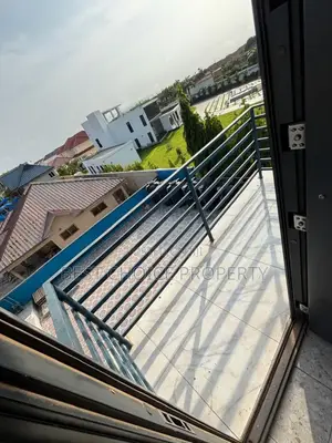 2bdrm Apartment in School Junction, Ashaley Botwe for rent