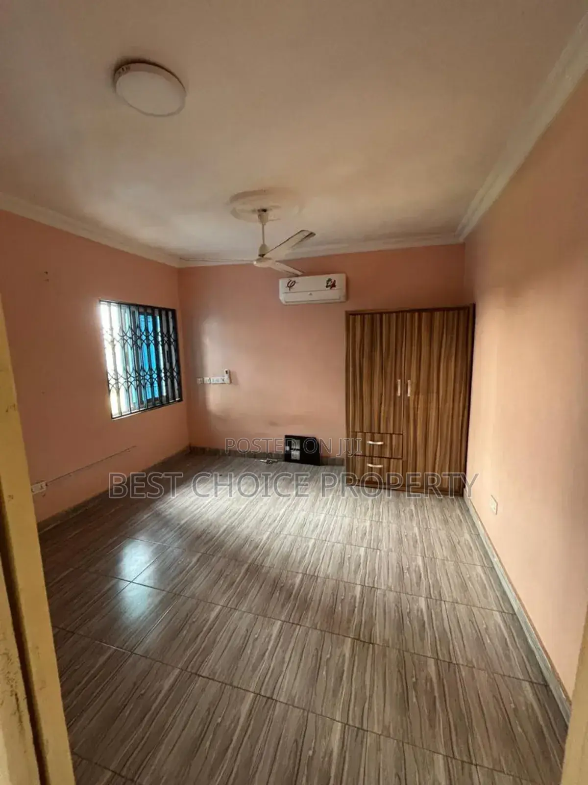 2bdrm Apartment in School Junction, Ashaley Botwe for rent