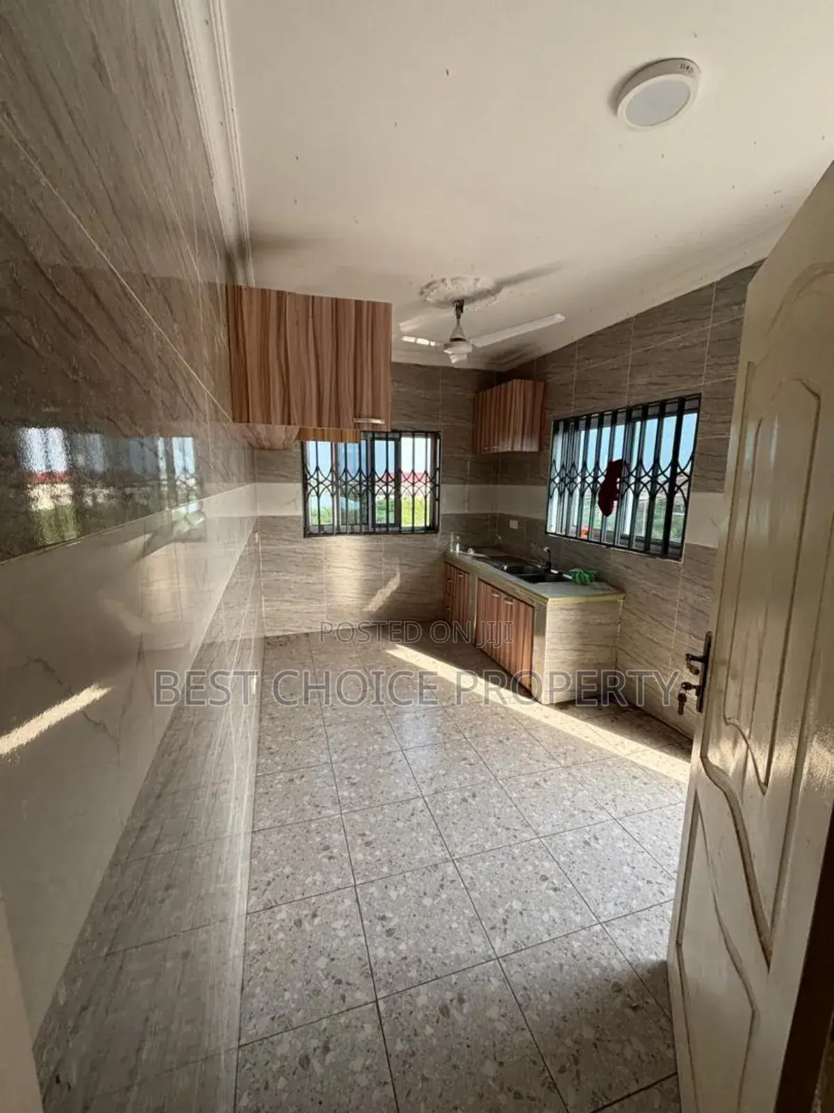 2bdrm Apartment in School Junction, Ashaley Botwe for rent