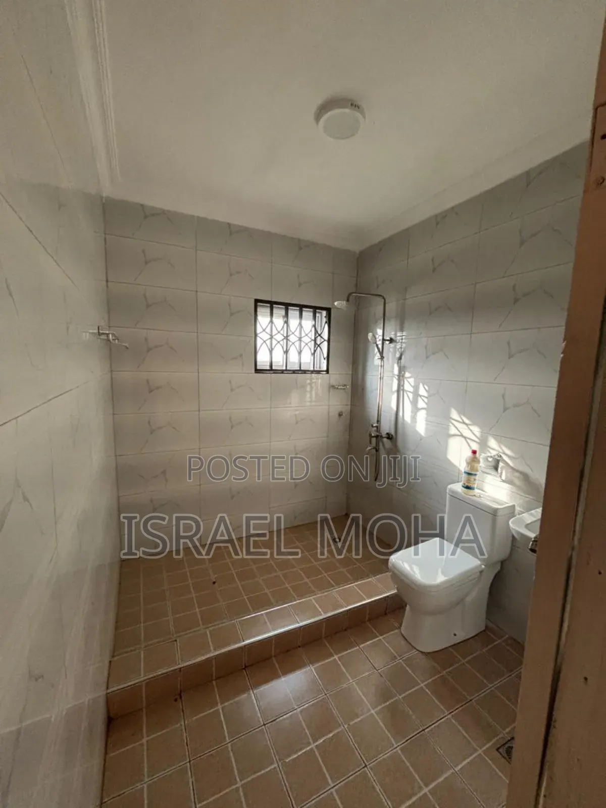2bdrm Apartment in School Junction, Ashaley Botwe for rent