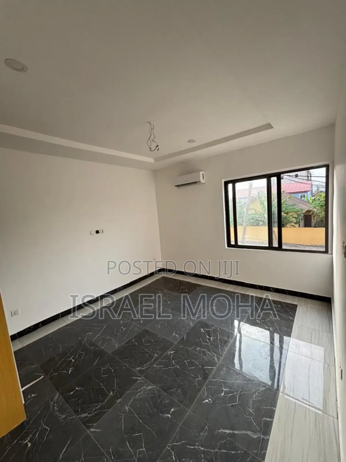 4bdrm Apartment in School Junction, Ashaley Botwe for rent