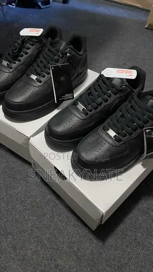 Black Nike Airforce 1 Lowtop