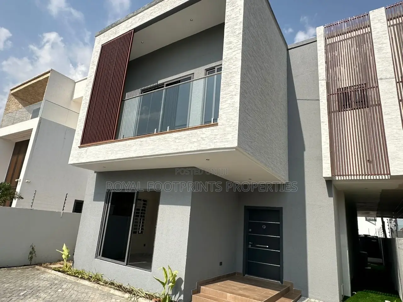 4bdrm House in Luxelooks Properties, Ashaley Botwe for rent