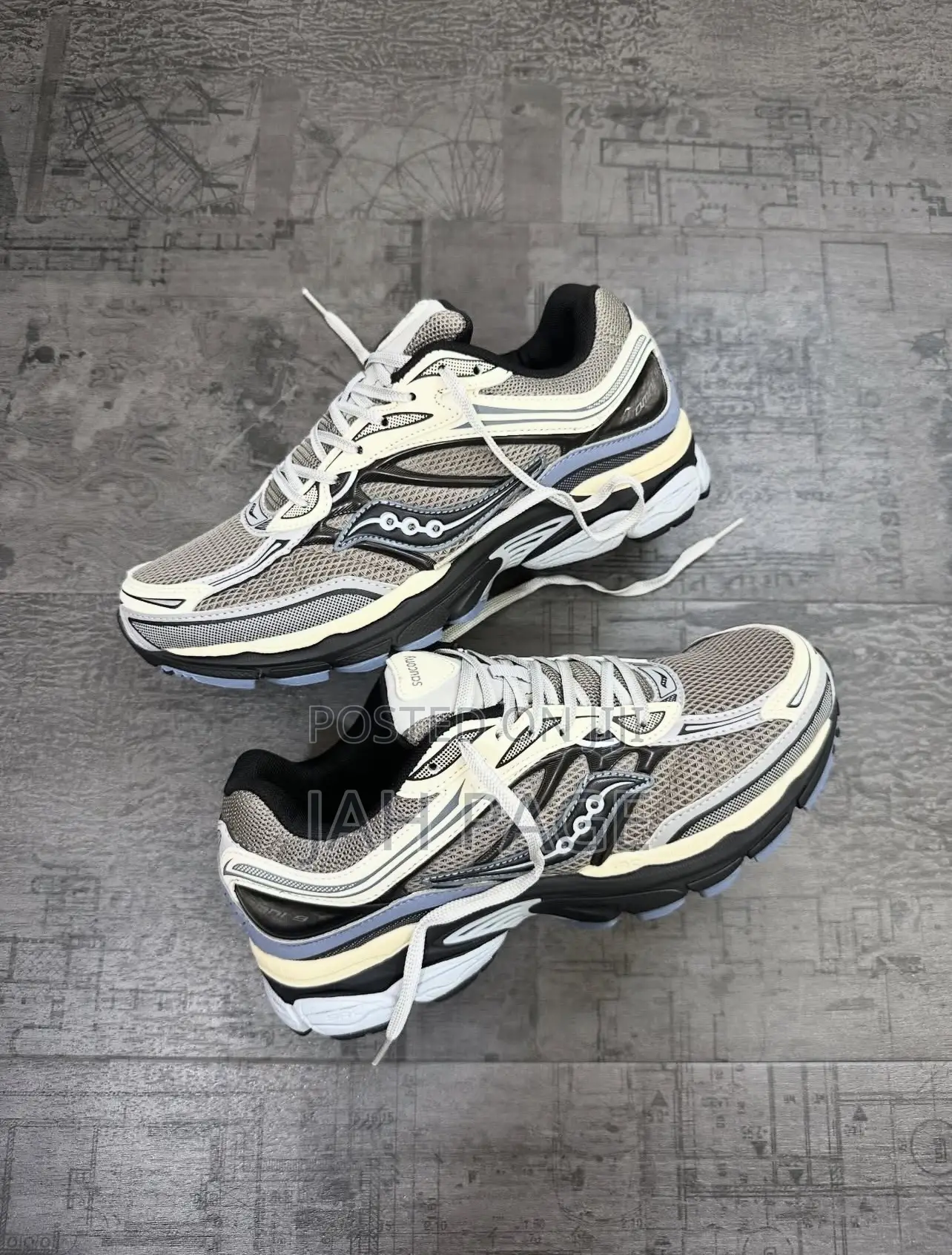 Saucony Progrid Omni 9 'Autumnal Equinox' Sneaker.