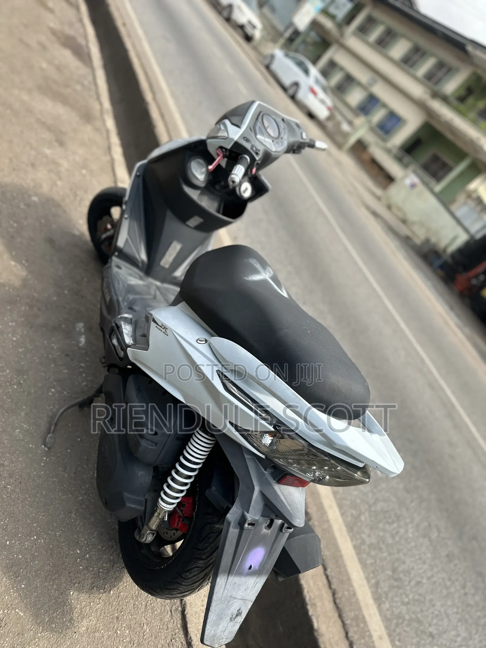 SYM Symnh 2021 White