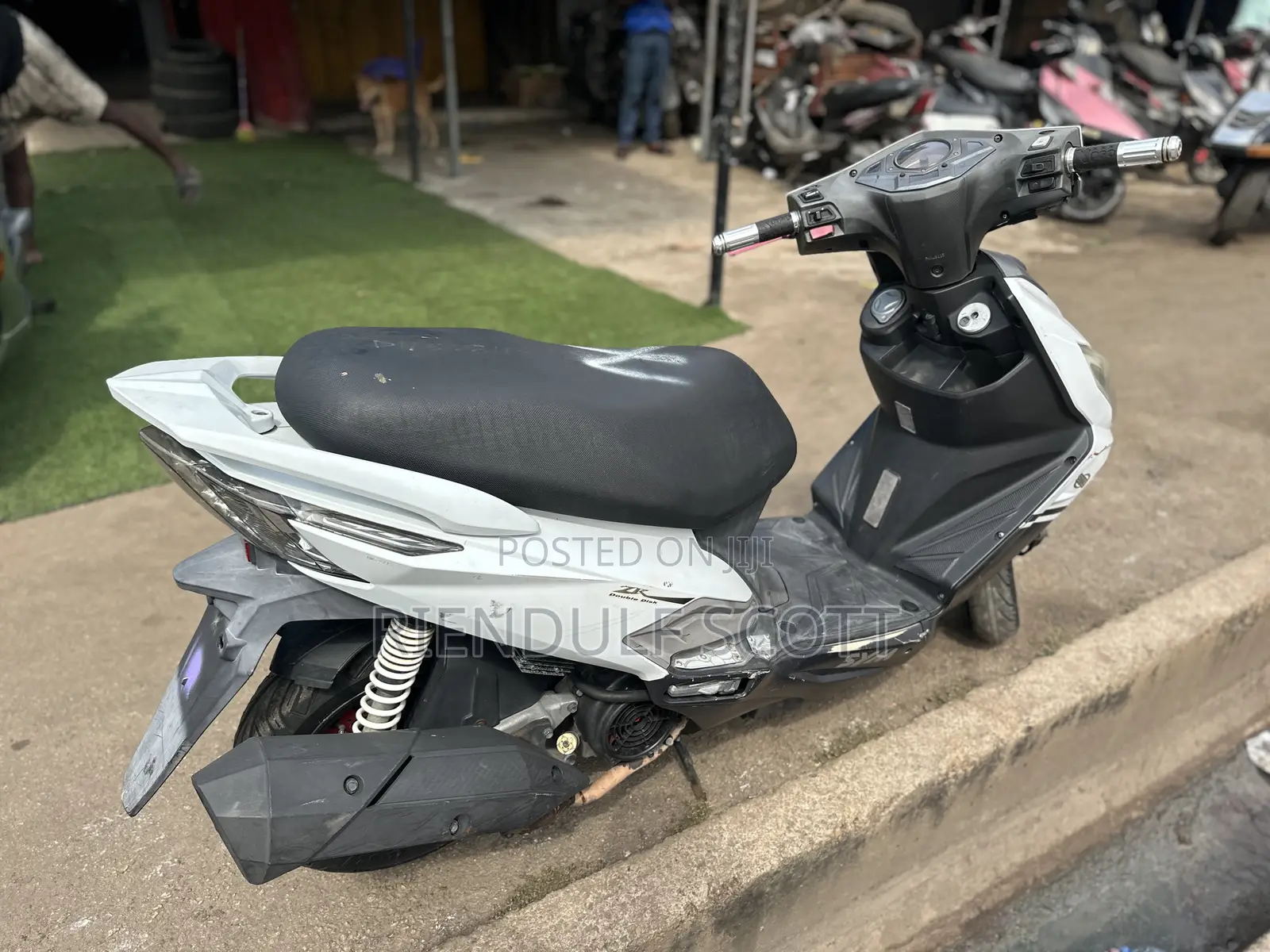 SYM Symnh 2021 White