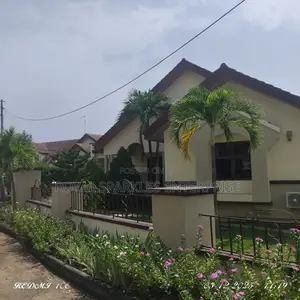 3bdrm House in Buena Vista, Sakumono for rent